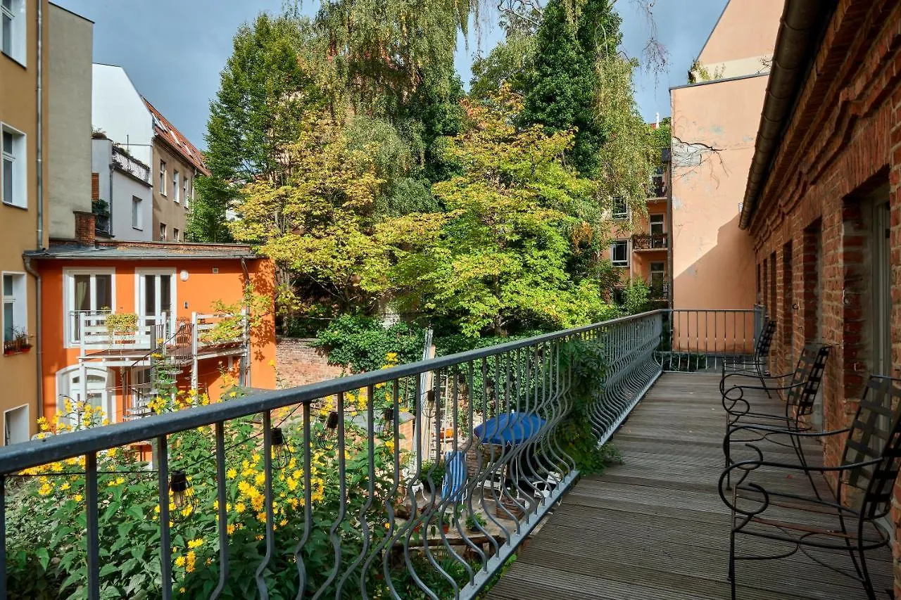 Appartamento Beautiful Backyard Remise Berlino