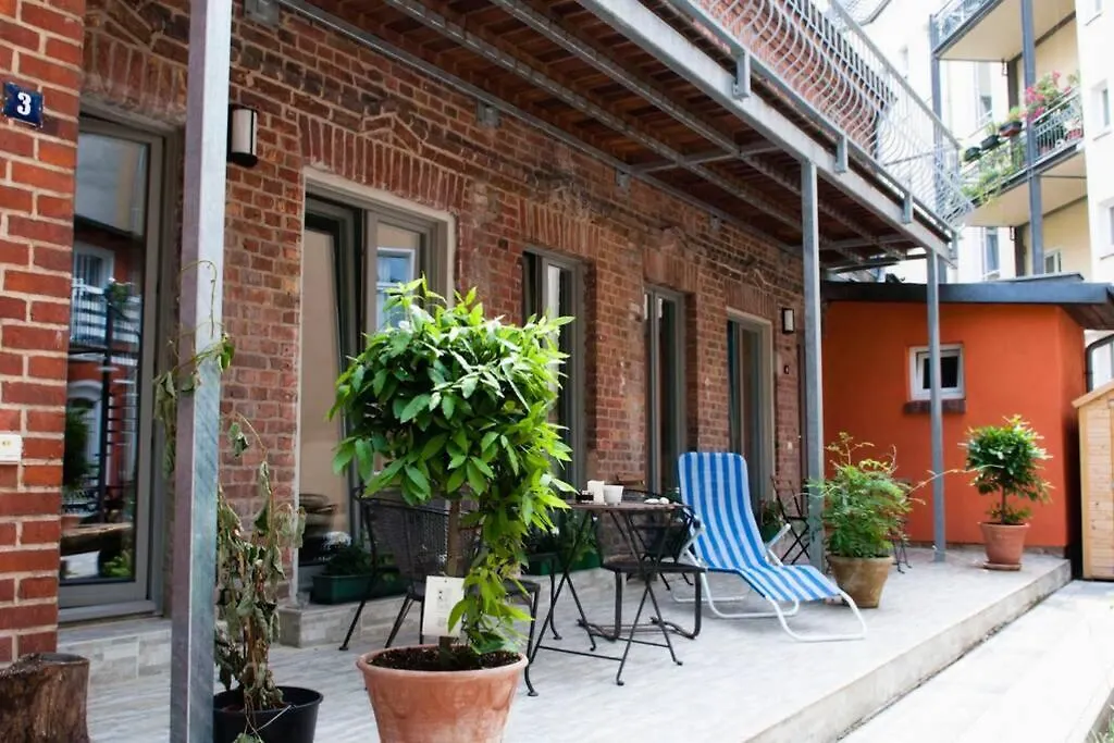 Appartamento Beautiful Backyard Remise Berlino