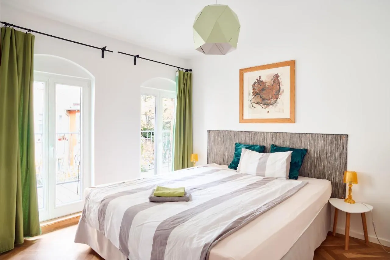 Beautiful Backyard Remise Apartment Berlin