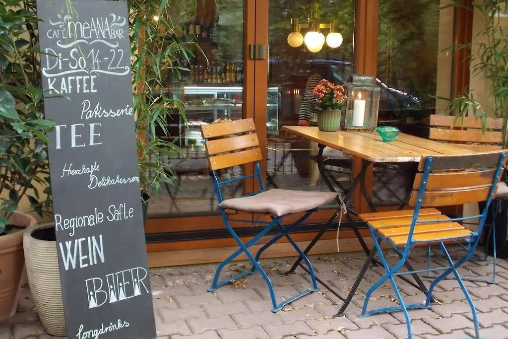 Beautiful Backyard Remise Apartment Berlin